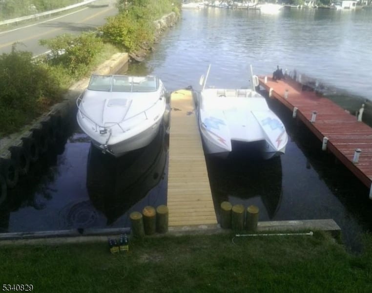 S Lakeside Ave, Jefferson Twp, NJ 07849