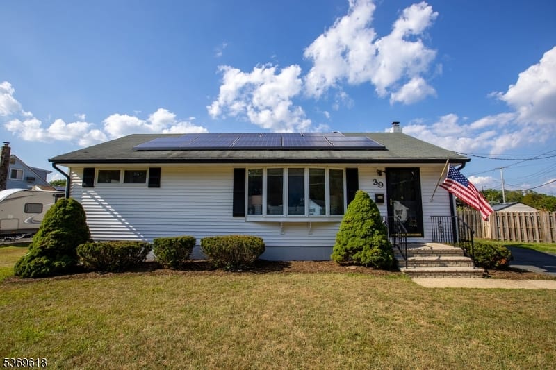 39 Edith Pl, Mine Hill Twp, NJ 07803