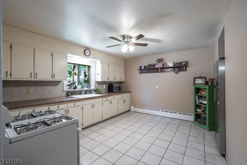 988 Wootton St photo 5