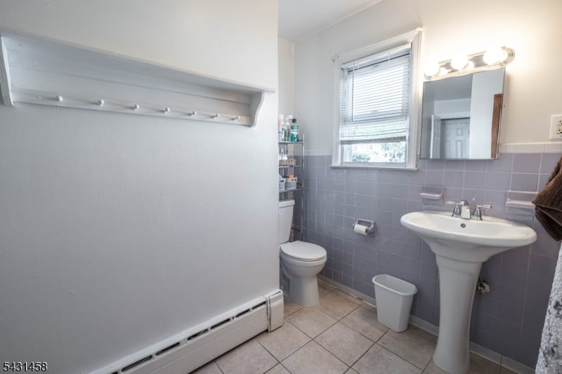 988 Wootton St photo 13
