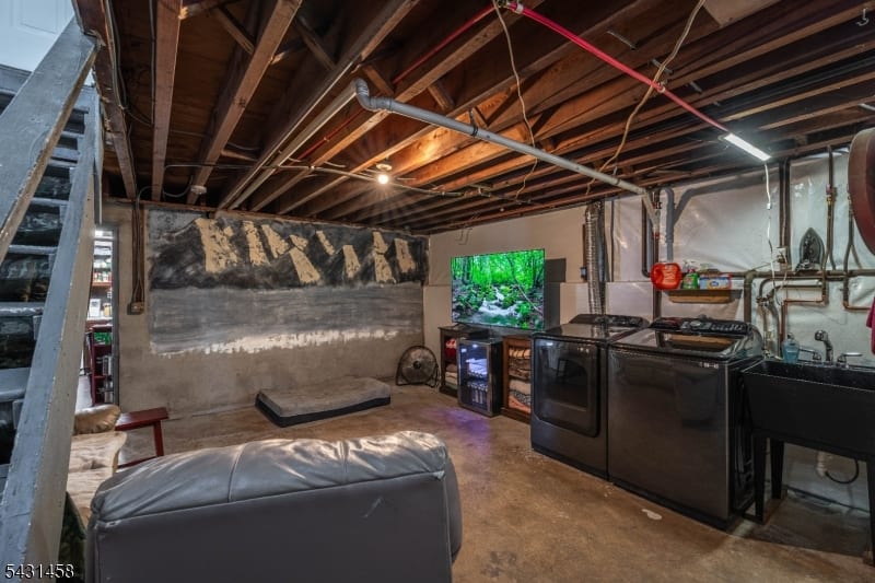 988 Wootton St photo 21