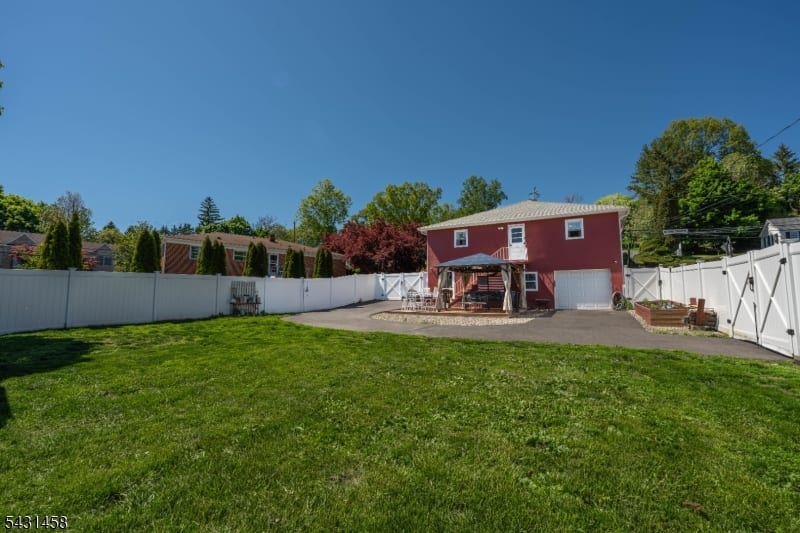 988 Wootton St photo 26