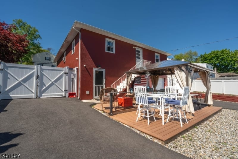 988 Wootton St photo 28