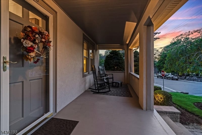 303 Highland Ave photo 5
