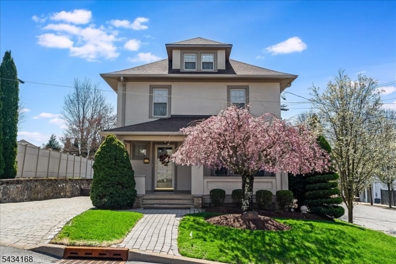 303 Highland Ave photo 6