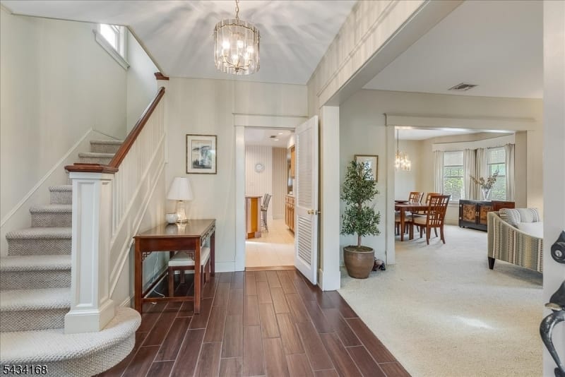 303 Highland Ave photo 8