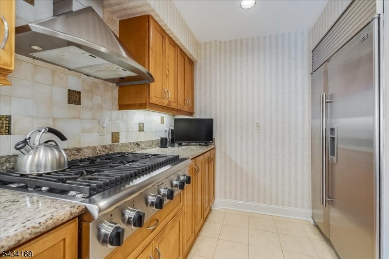 303 Highland Ave photo 17
