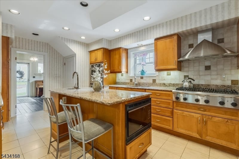 303 Highland Ave photo 19