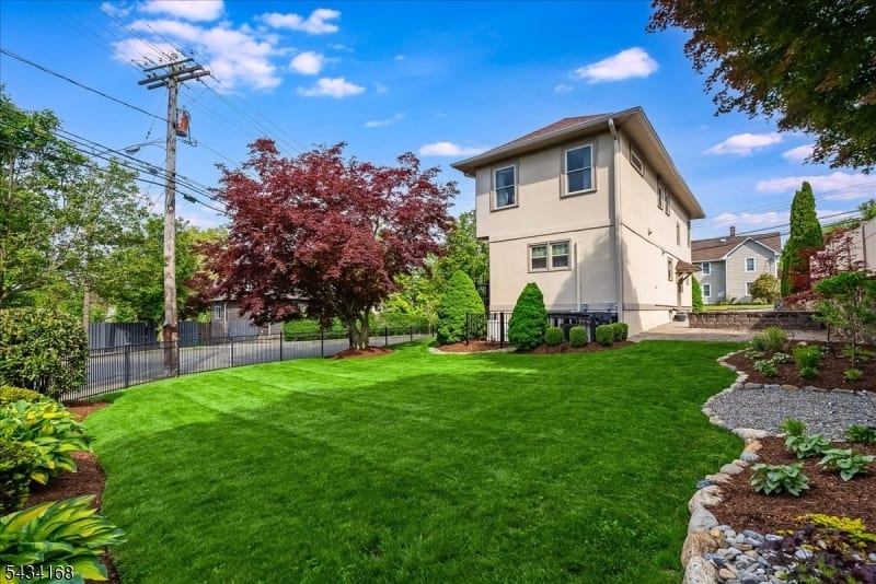 303 Highland Ave photo 39