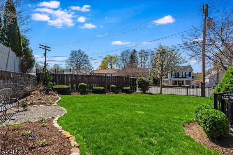 303 Highland Ave photo 41