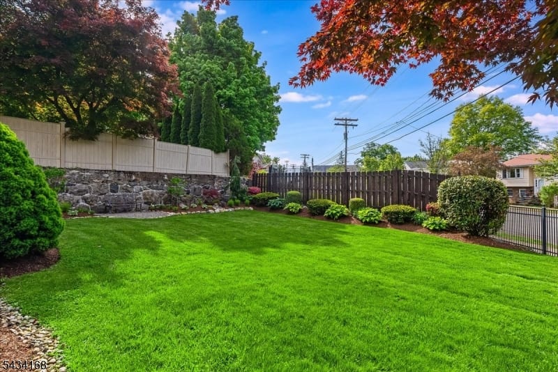 303 Highland Ave photo 42