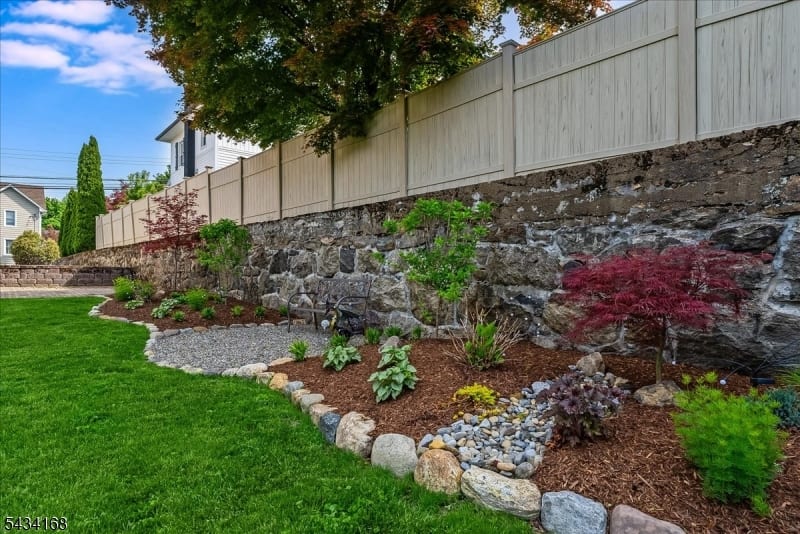 303 Highland Ave photo 43