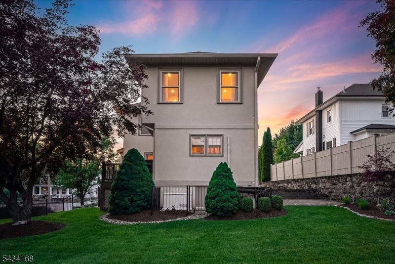 303 Highland Ave photo 44