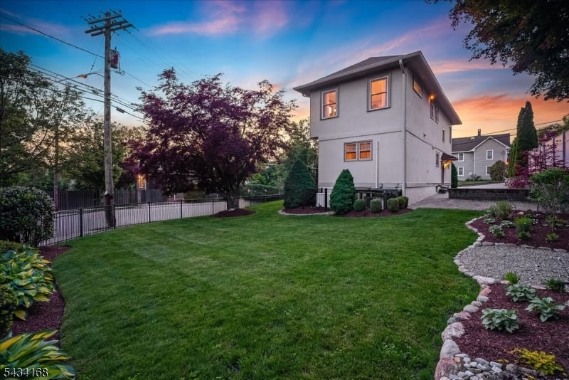 303 Highland Ave photo 45